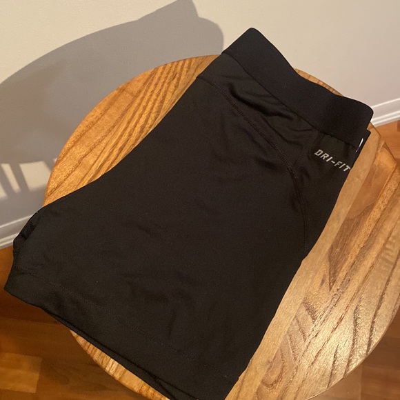 Nike Dri Fit Short - Picture 2 of 3